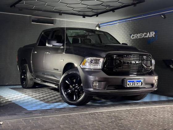 RAM CLASSIC 5.7 V8 GASOLINA LARAMIE NIGHT EDITION CD 4X4 AUTOMÁTICO